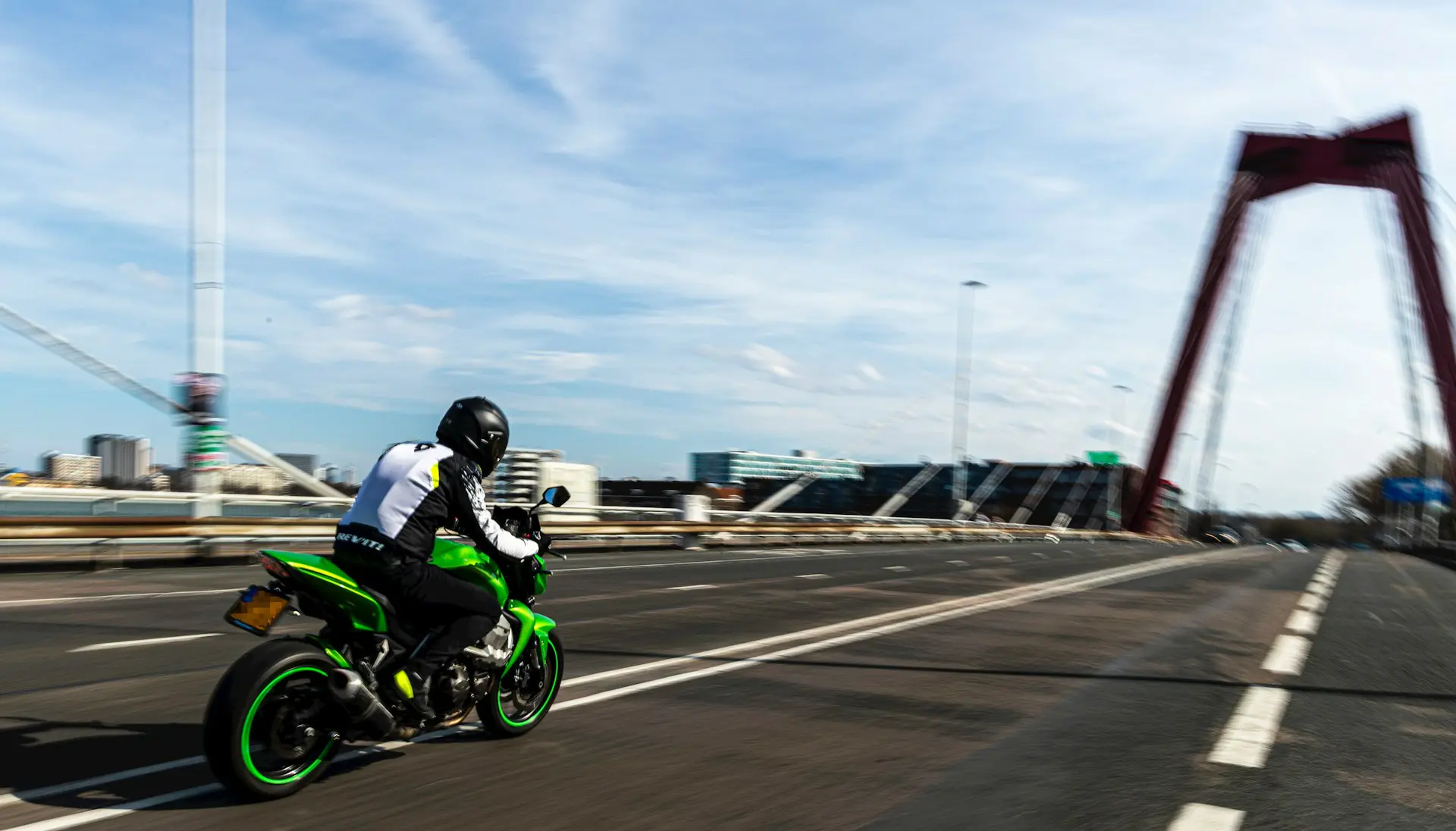 Un Z750 est-il une bonne première moto ?