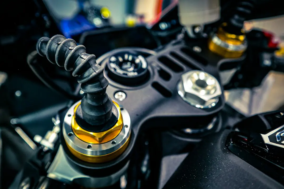 Z750 Suspension & Géométrie : Réglages et Tenue de Route